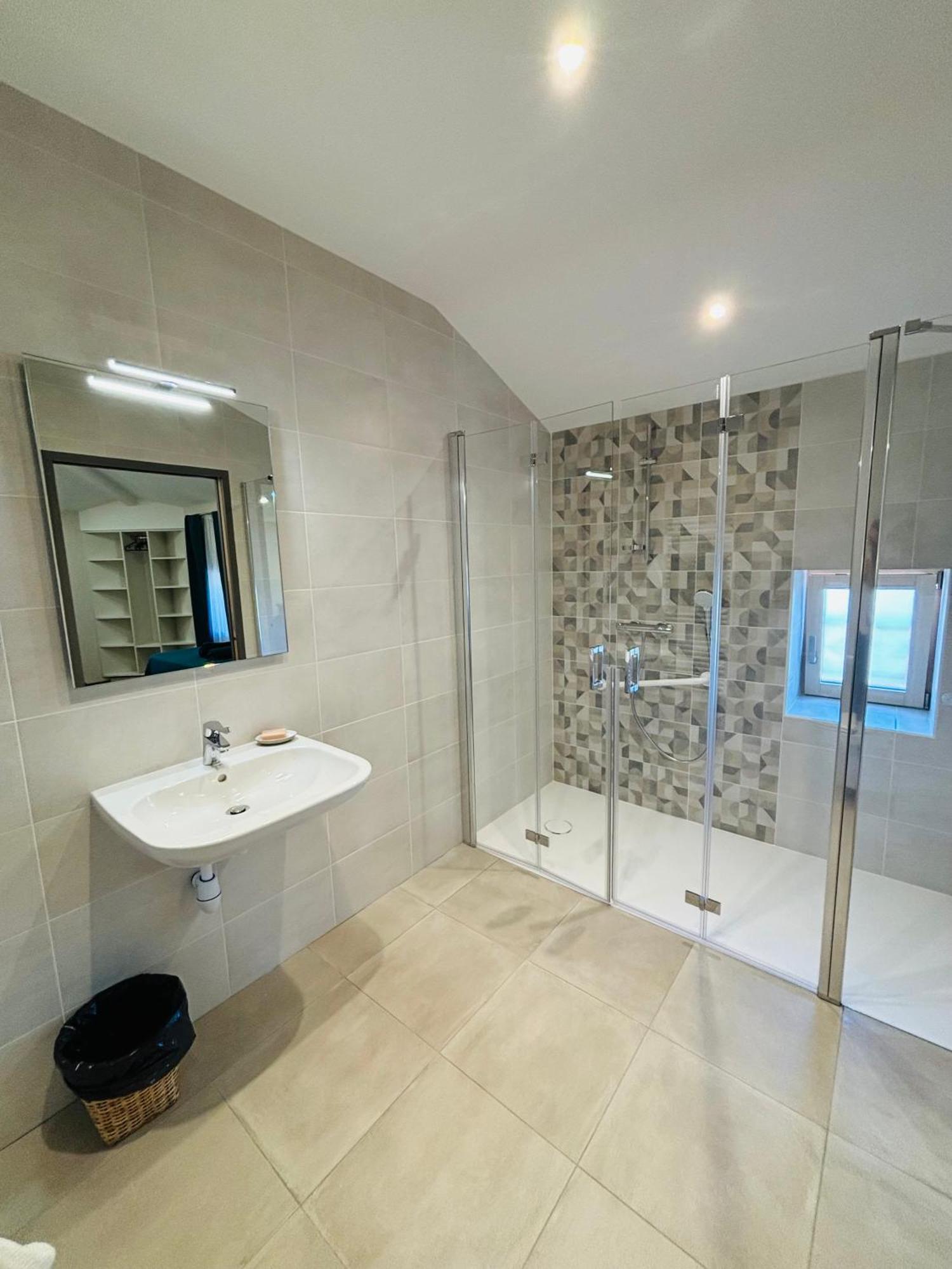 Les Pierres Roses Bed & Breakfast Coise Luaran gambar